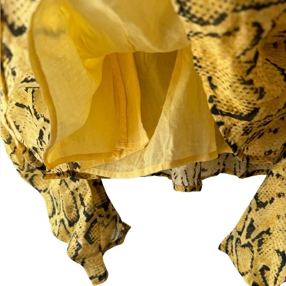 FRAME NWOT Off the Shoulder Billow Top in Python Yellow Size XS $445 MSRP - Picture 10 of 12